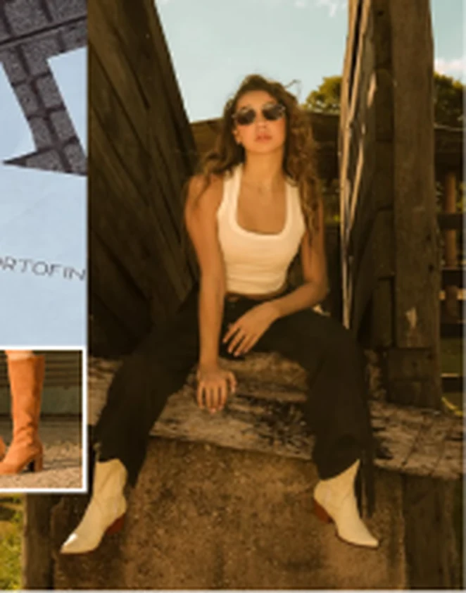 Mujer sentada, con botas de caña clara